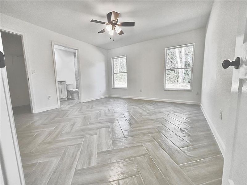 Spacious, unfurnished interior of a new home in , Summerfield (Image 10).