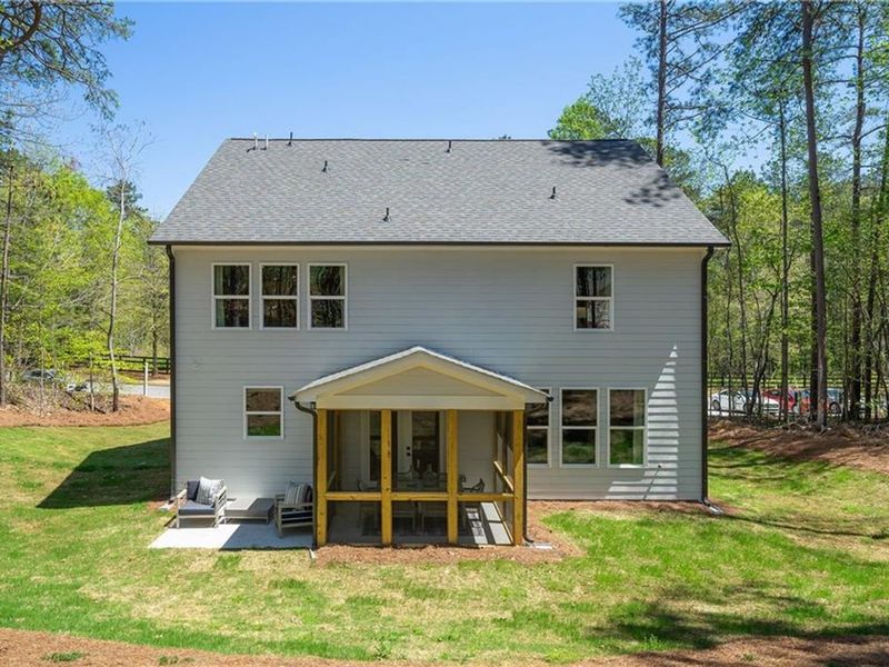 Exterior details and patio area of a home in Riverwood, Dallas (Image 30).