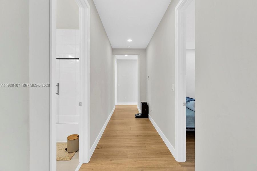 Spacious, unfurnished interior of a new home in , Boca Raton (Image 24).