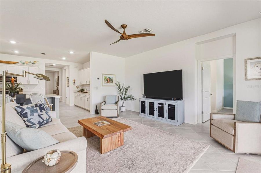 Furnished interior view inside a new home in , Venice (Image 10).