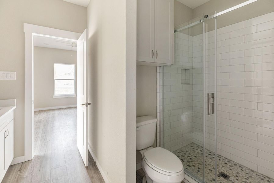 Furnished interior view inside a new home in , Bryan (Image 16).