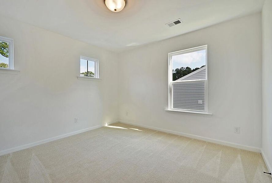 Spacious, unfurnished interior of a new home in , Ravenel (Image 16).
