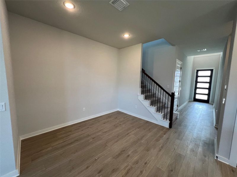 Spacious, unfurnished interior of a new home in Cascades at Onion Creek, Austin (Image 23).