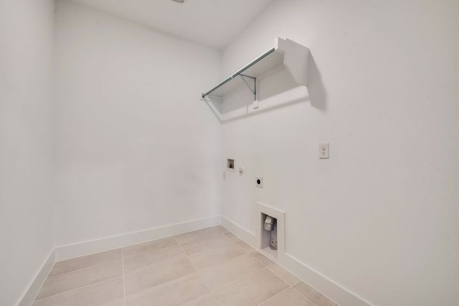 Representative unfurnished interior of a home built from the Heath - 4452 TP by Shaddock Homes in Tavolo Park, Fort Worth (Image 25).