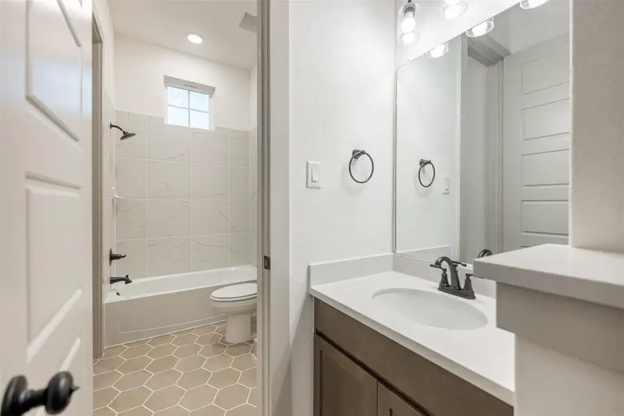 *PHOTO IS REPRESENTATIVE OF FLOORPLAN ONLY* *PHOTO IS REPRESENTATIVE OF FLOORPLAN ONLY*