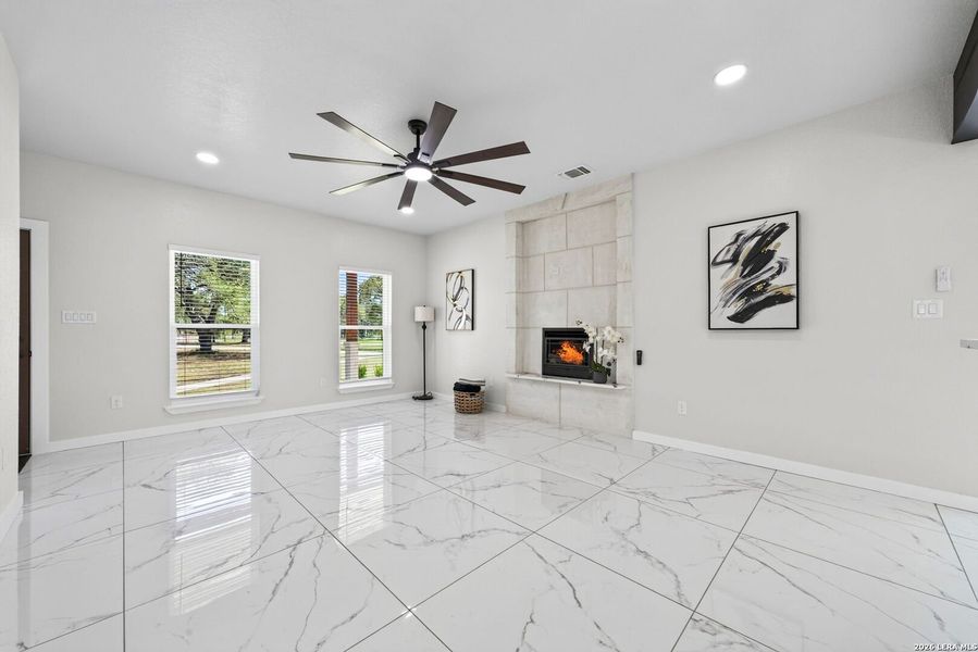 Spacious, unfurnished interior of a new home in , Natalia (Image 23).