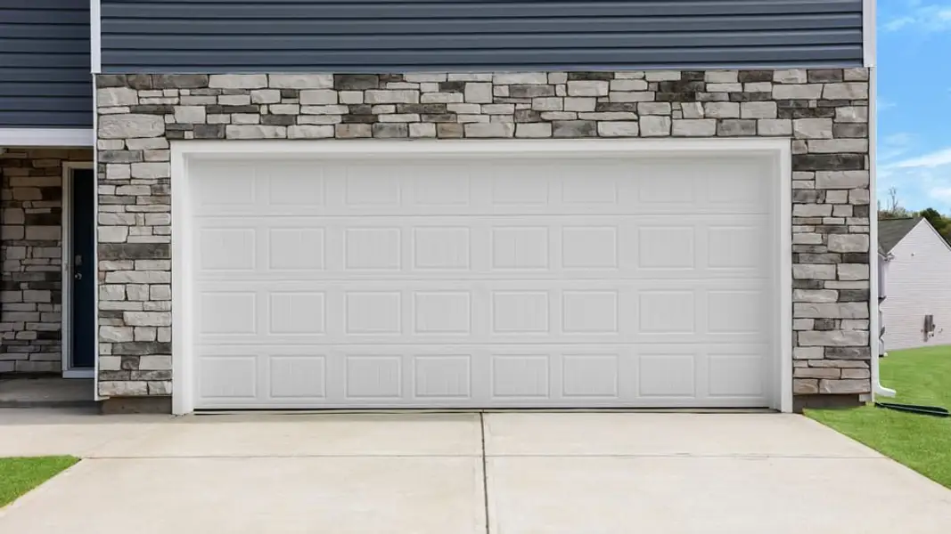 Exterior details and patio area of a home in Lakestone, Woodruff (Image 3).