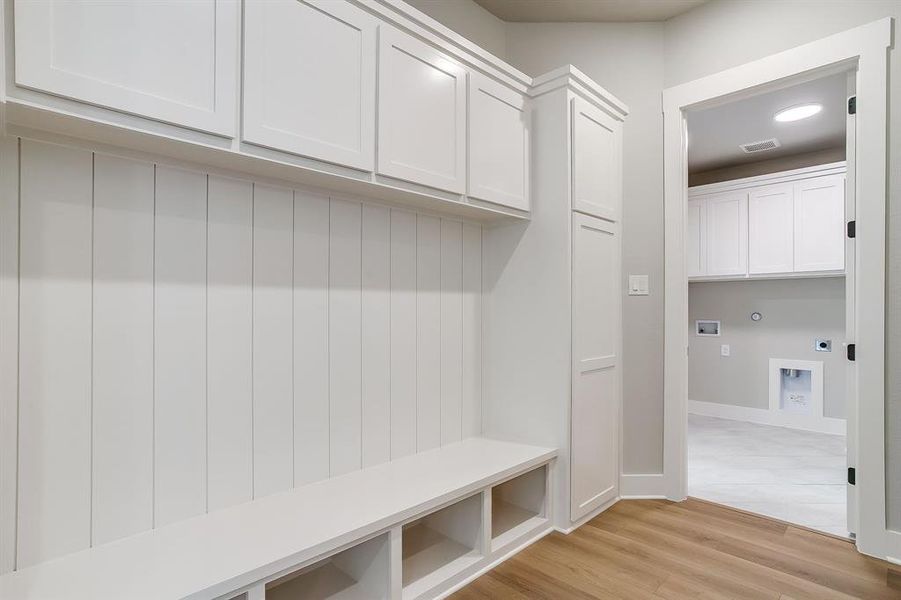 Spacious, unfurnished interior of a new home in Peaks at Lone Elm, Waxahachie (Image 31). Spacious, unfurnished interior of a new home in Peaks at Lone Elm, Waxahachie (Image 31).