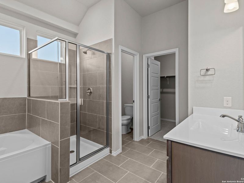 Furnished interior view inside a new home in Hannah Heights, Seguin (Image 12).