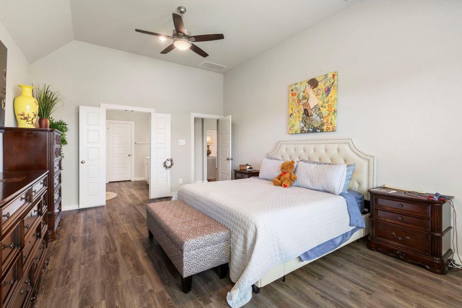 Furnished interior view inside a new home in Moran Ranch, Willis (Image 15). Furnished interior view inside a new home in Moran Ranch, Willis (Image 15).