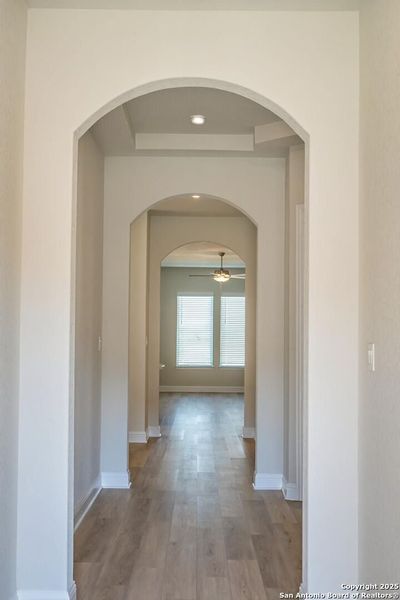 Spacious, unfurnished interior of a new home in The Parklands, Schertz (Image 7).