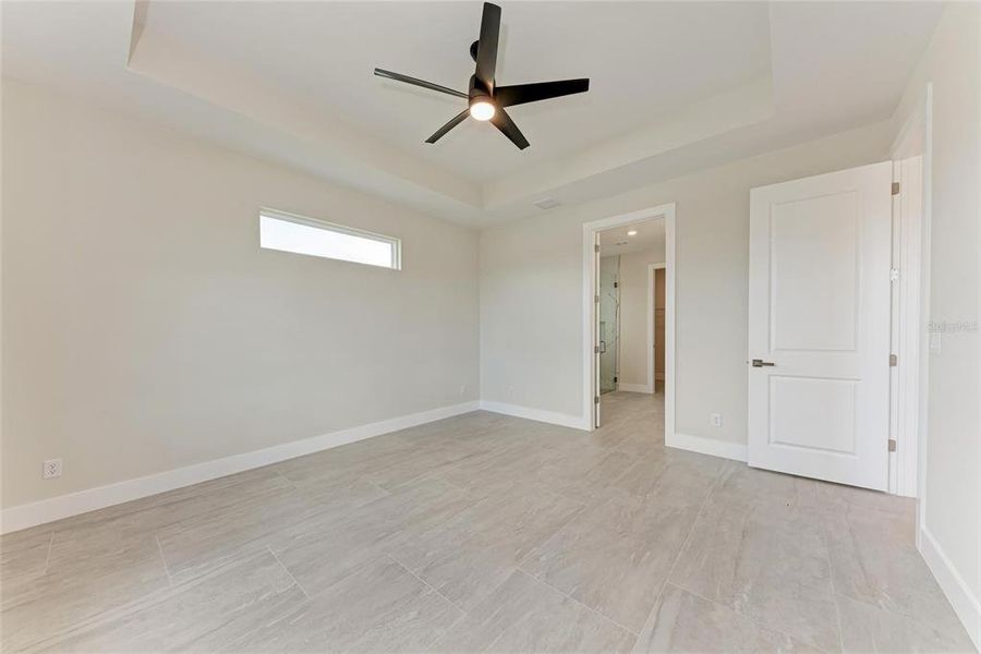 Spacious, unfurnished interior of a new home in , Venice (Image 15).