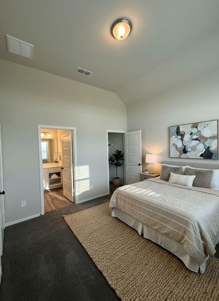 Furnished interior view inside a new home in , Iowa Colony (Image 10).