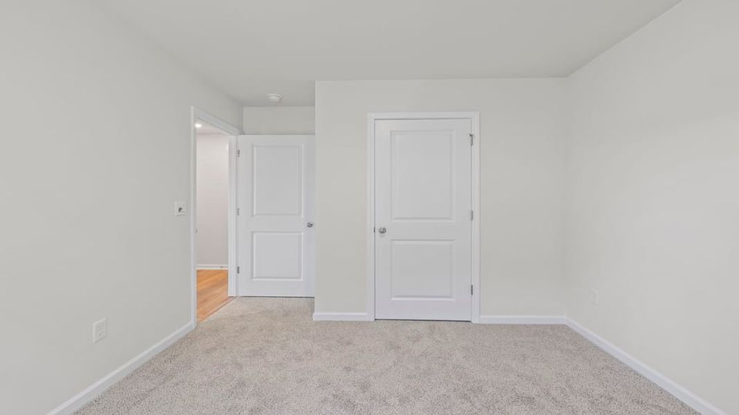 Spacious, unfurnished interior of a new home in Seneca Falls, Seneca (Image 17).