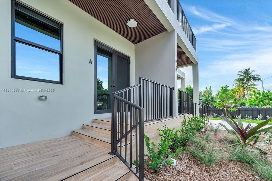 Exterior details and patio area of a home in , Fort Lauderdale (Image 28). Exterior details and patio area of a home in , Fort Lauderdale (Image 28).