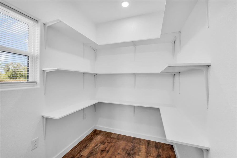 Spacious, unfurnished interior of a new home in , Hewitt (Image 28).