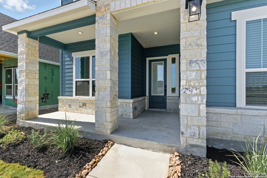 Exterior details and patio area of a home in The Crossvine – Garden Homes, Schertz (Image 2). Exterior details and patio area of a home in The Crossvine – Garden Homes, Schertz (Image 2).