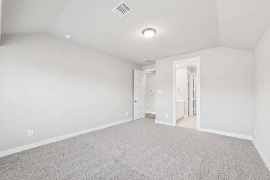 Spacious, unfurnished interior of a new home in Landing Meadows - Traditional Series, New Caney (Image 20).