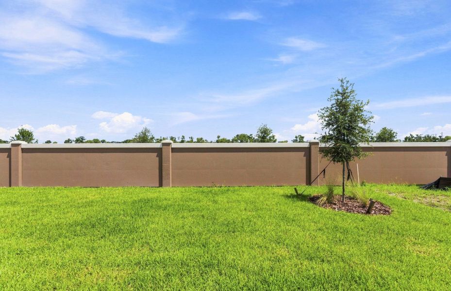 Exterior details and patio area of a home in Seaire, Parrish (Image 3).