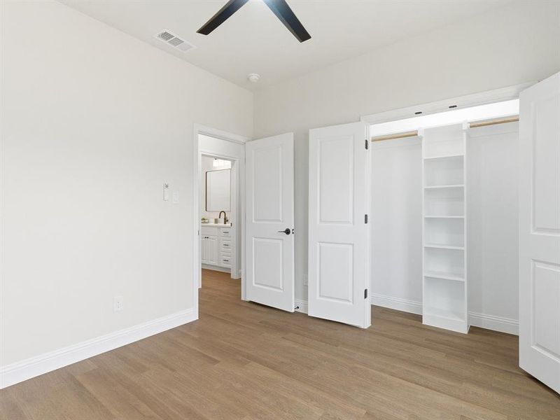 Spacious, unfurnished interior of a new home in , Granbury (Image 16).