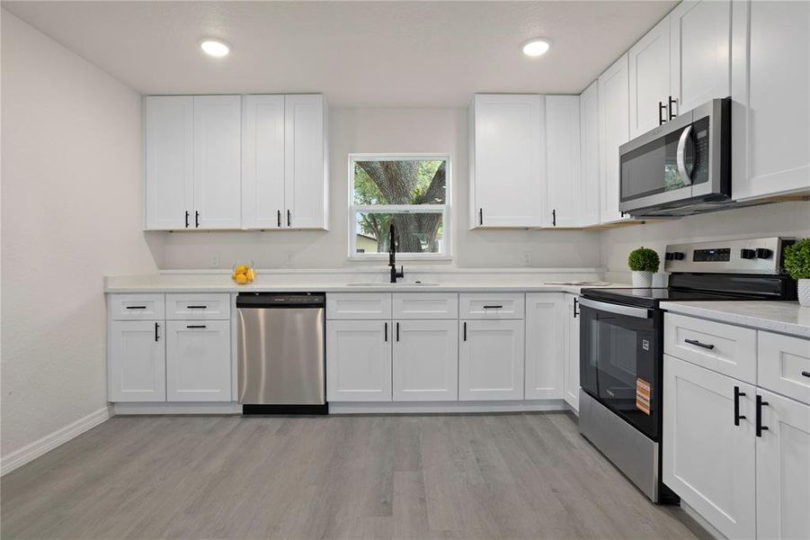 Furnished interior view inside a new home in , Seffner (Image 11).