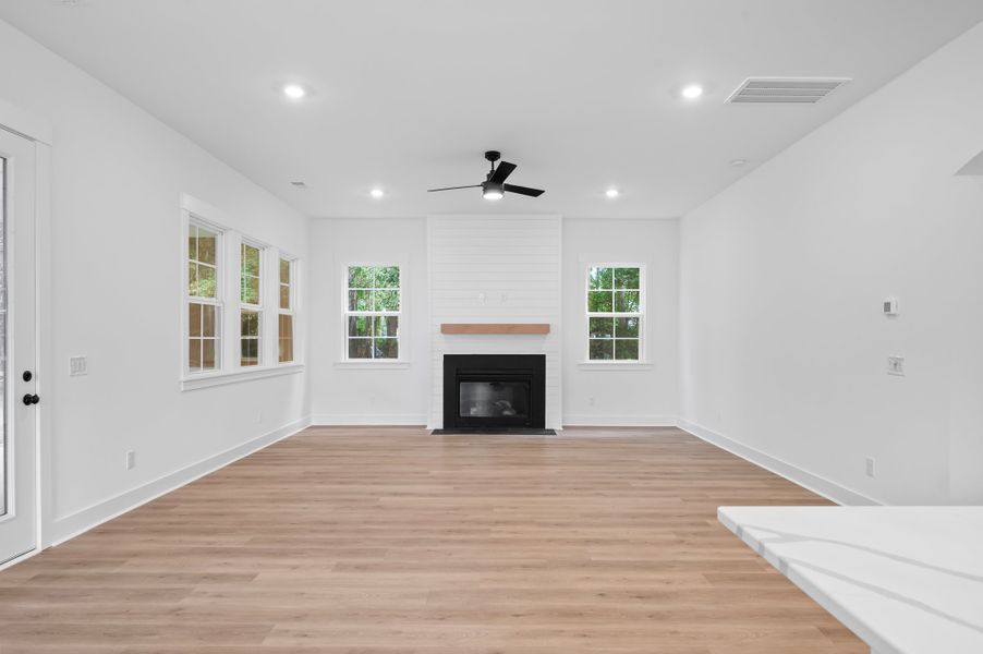 Representative unfurnished interior of a home built from the Sara by Hunter Quinn Homes in Palm Coast Homes, Palm Coast (Image 18).