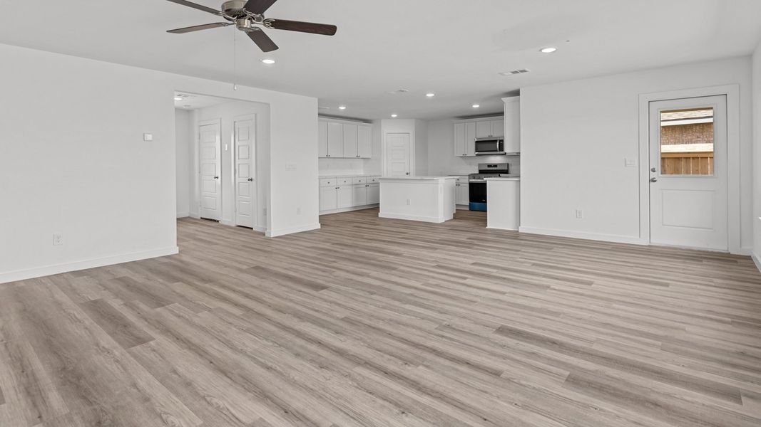 Spacious, unfurnished interior of a new home in Abbey Glen, Lubbock (Image 8). Spacious, unfurnished interior of a new home in Abbey Glen, Lubbock (Image 8).