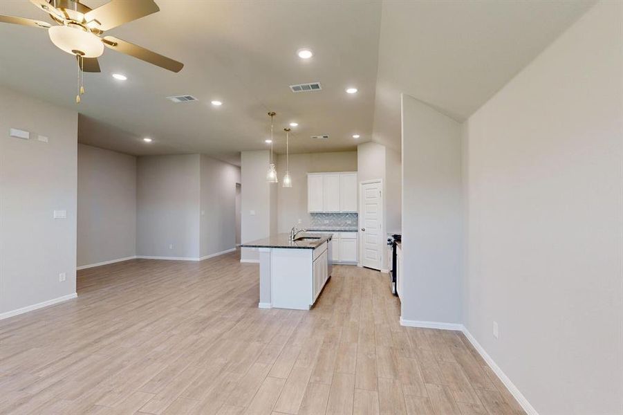 Spacious, unfurnished interior of a new home in Meadow Park, Ponder (Image 16). Spacious, unfurnished interior of a new home in Meadow Park, Ponder (Image 16).