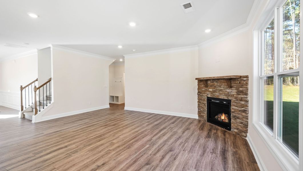 Representative unfurnished interior of a home built from the LONDON by D.R. Horton in Adams Glen, Greenville (Image 26).