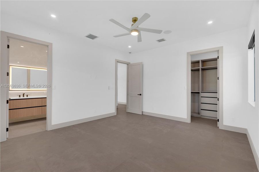 Spacious, unfurnished interior of a new home in , Southwest Ranches (Image 20).
