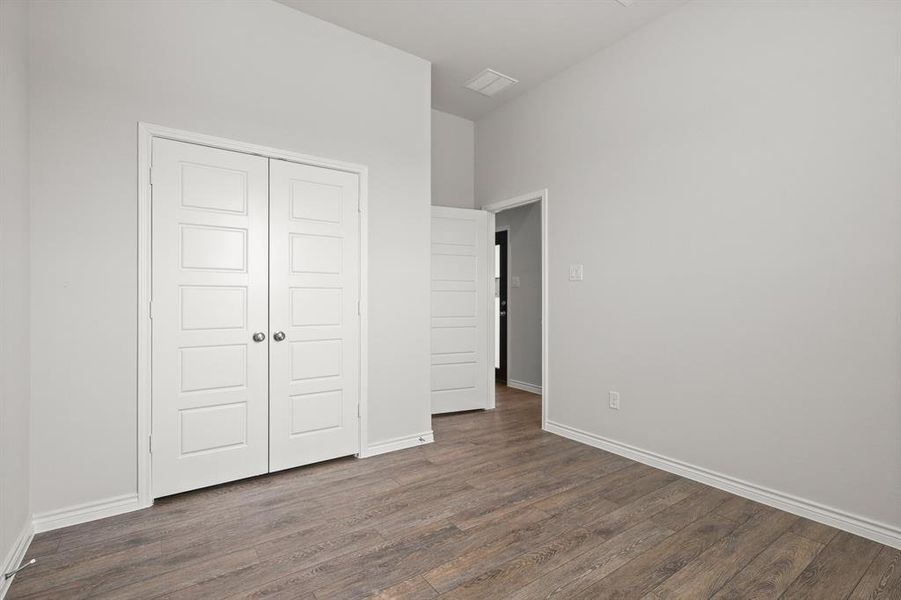 Spacious, unfurnished interior of a new home in Rocky Creek Crossing, Fort Worth (Image 10). Spacious, unfurnished interior of a new home in Rocky Creek Crossing, Fort Worth (Image 10).