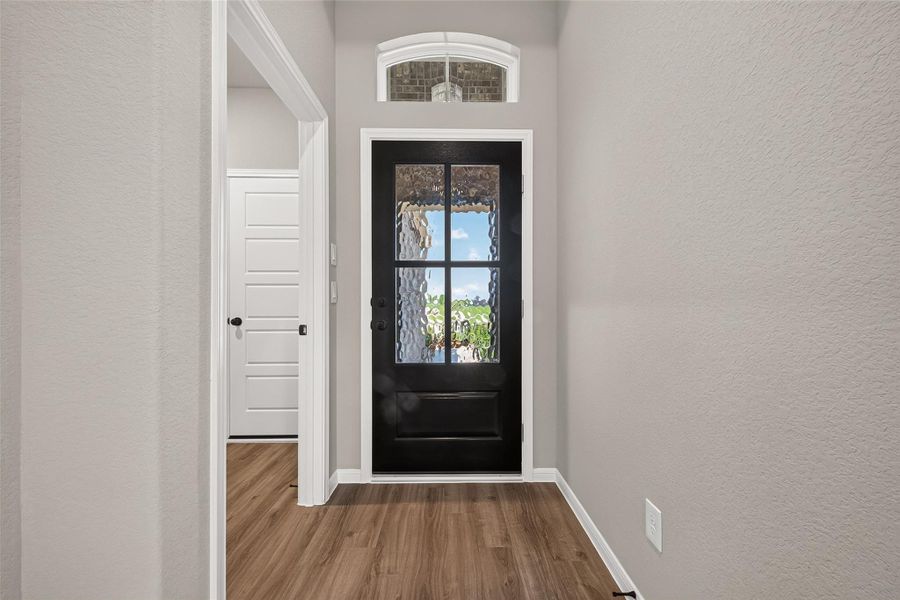 Spacious, unfurnished interior of a new home in , Angleton (Image 35).
