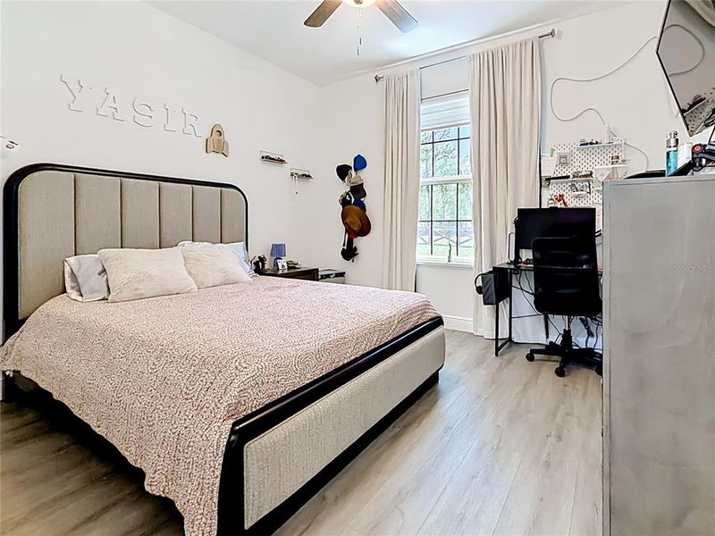 Furnished interior view inside a new home in , Dunnellon (Image 33).