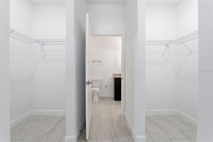 Spacious, unfurnished interior of a new home in , Ocala (Image 30).