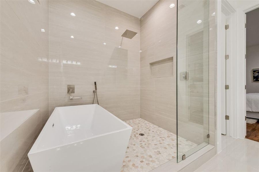 Furnished interior view inside a new home in , Dallas (Image 11).