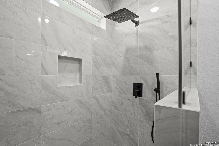 Spacious, unfurnished interior of a new home in , Floresville (Image 48). Spacious, unfurnished interior of a new home in , Floresville (Image 48).