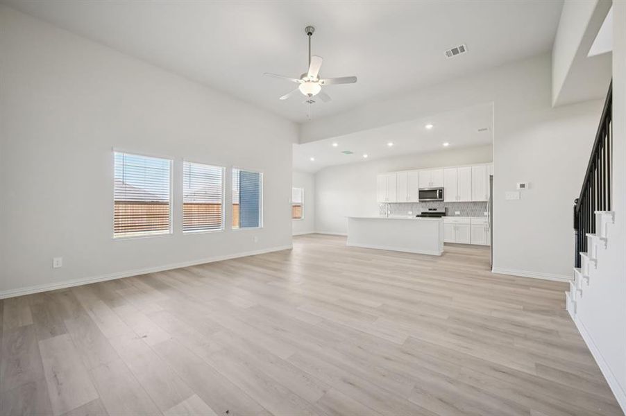 Spacious, unfurnished interior of a new home in Lakehaven - Premier Series, Farmersville (Image 20).