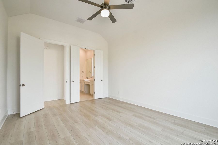 Spacious, unfurnished interior of a new home in La Cima: 50ft. lots, San Marcos (Image 16).