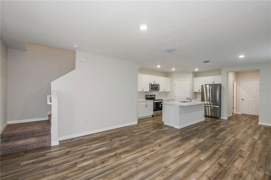 Spacious, unfurnished interior of a new home in Pasadena Woods, Dade City (Image 19).