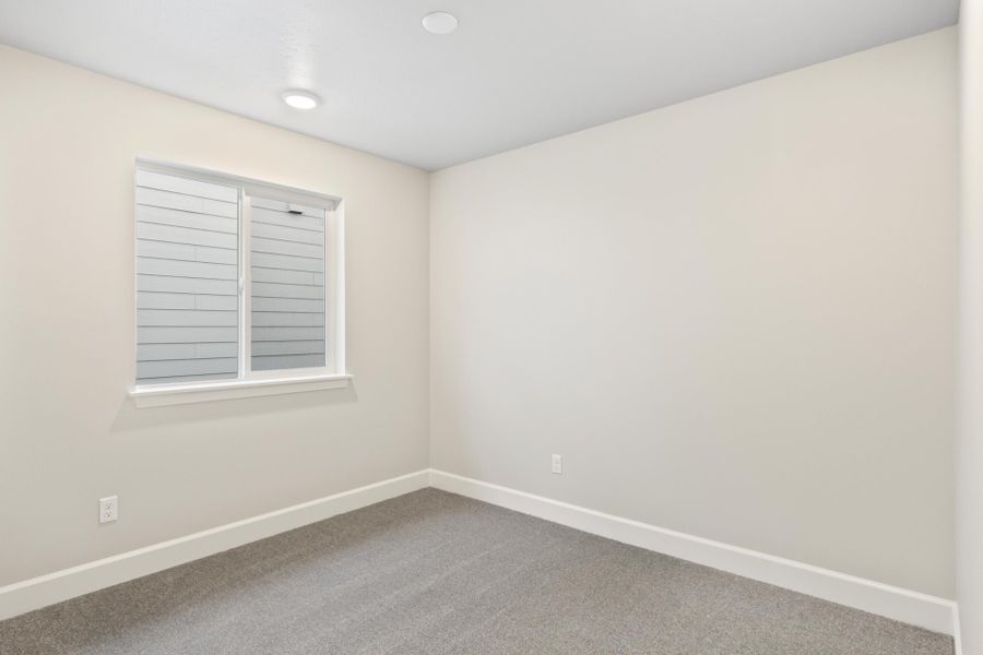Spacious, unfurnished interior of a new home in Feather Ridge, Redmond (Image 22).