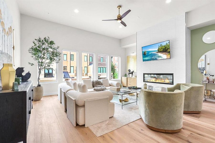 Furnished interior view inside a new home in , Grapevine (Image 4).