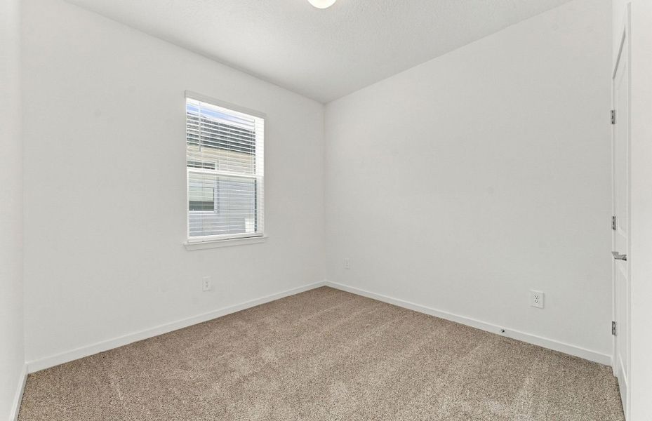 Spacious, unfurnished interior of a new home in Evergreen, Thonotosassa (Image 16).