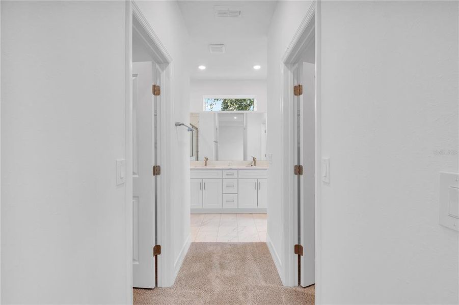 Spacious, unfurnished interior of a new home in , Ocala (Image 29).