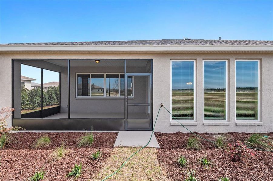 Exterior details and patio area of a home in , Ocala (Image 4).