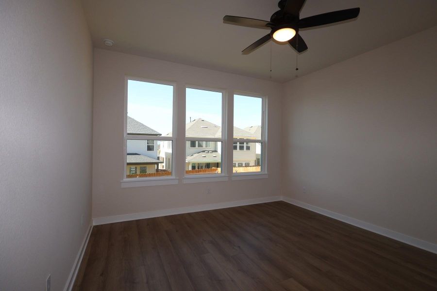 Spacious, unfurnished interior of a new home in Heritage, Dripping Springs (Image 17).