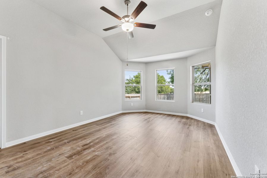 Spacious, unfurnished interior of a new home in Cinco Lakes, San Antonio (Image 18). Spacious, unfurnished interior of a new home in Cinco Lakes, San Antonio (Image 18).