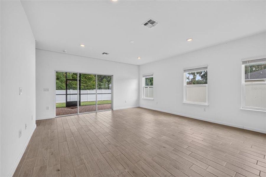 Spacious, unfurnished interior of a new home in Heath Preserve, Ocala (Image 46).