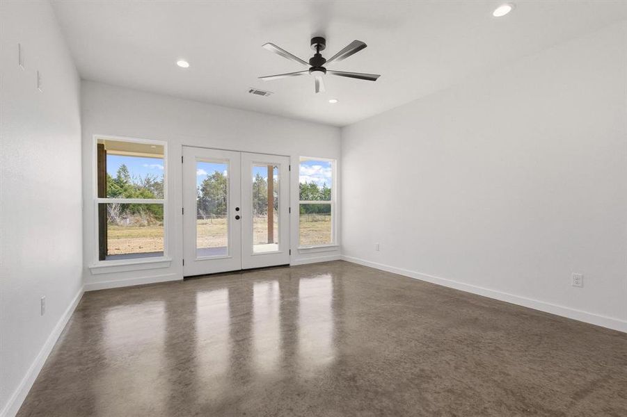 Spacious, unfurnished interior of a new home in , Windom (Image 20).