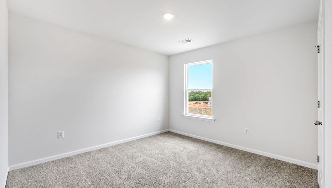 Spacious, unfurnished interior of a new home in Lakestone, Woodruff (Image 24).
