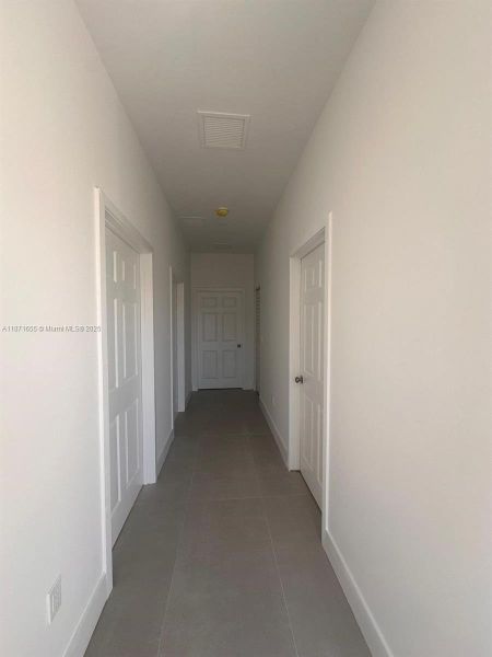 Spacious, unfurnished interior of a new home in , Fort Lauderdale (Image 13).